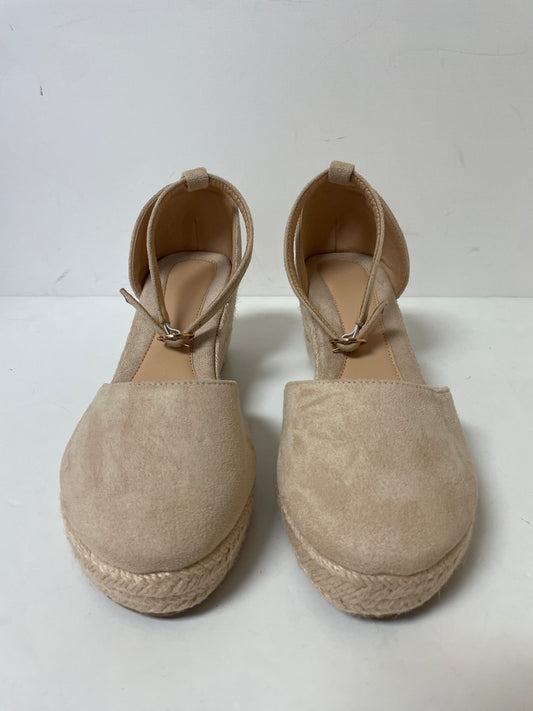 Shoes Flats By Cmf In Cream, Size: 9.5