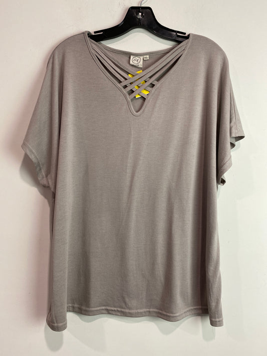 Top Short Sleeve By Clothes Mentor In Grey, Size: Xl