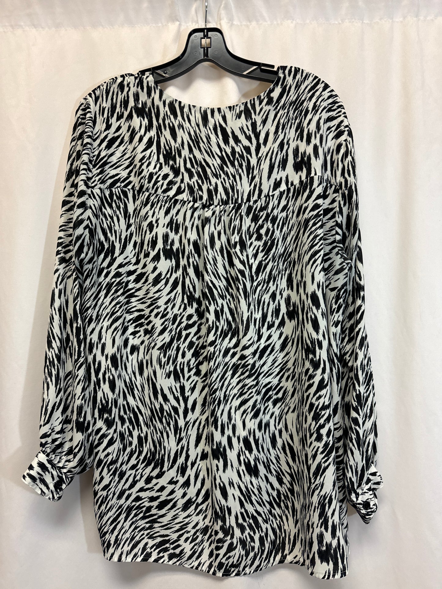 Top Long Sleeve By Karen Kane In Zebra Print, Size: 1x