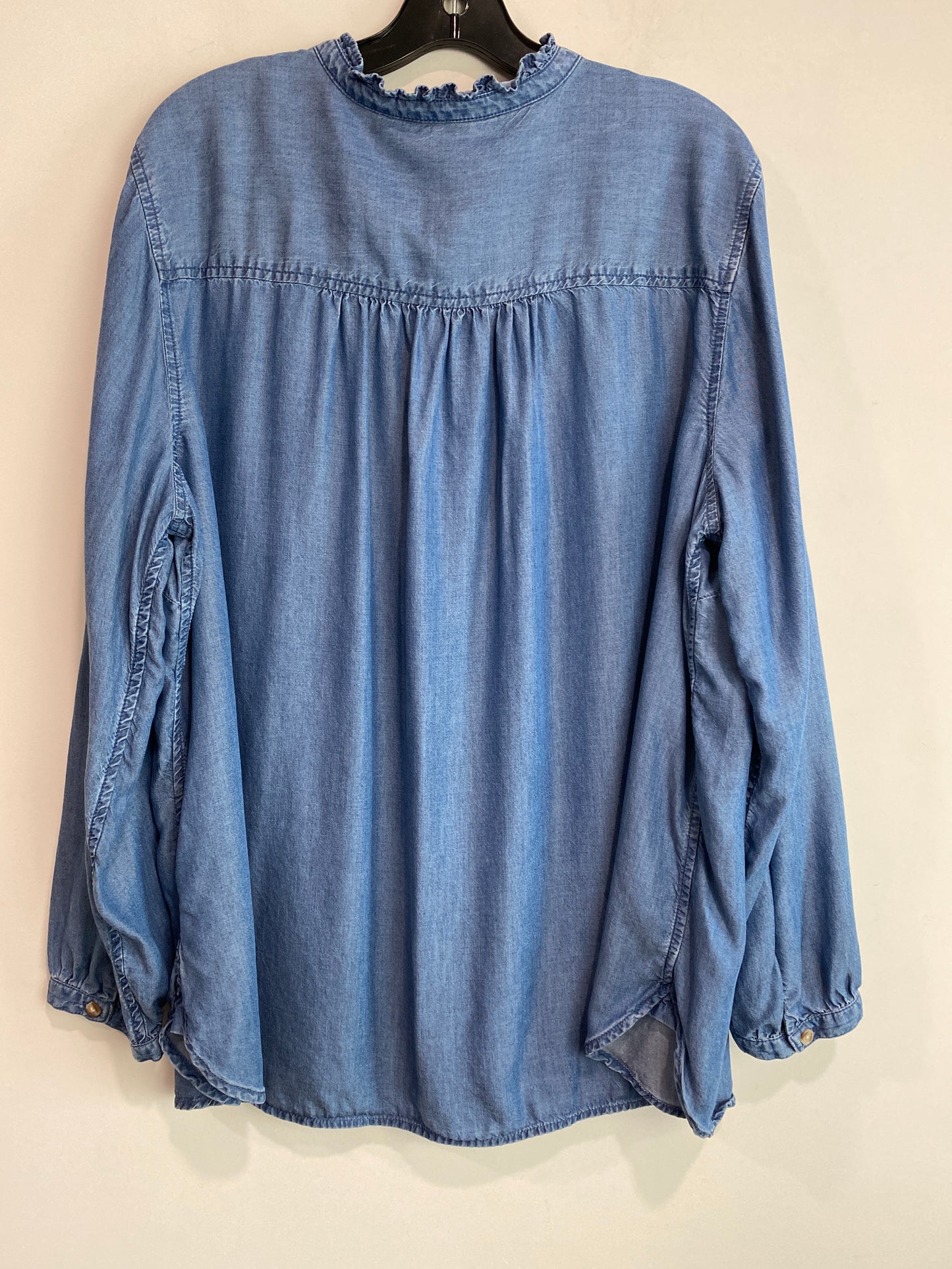 Top Long Sleeve By Terra & Sky In Blue Denim, Size: 2x