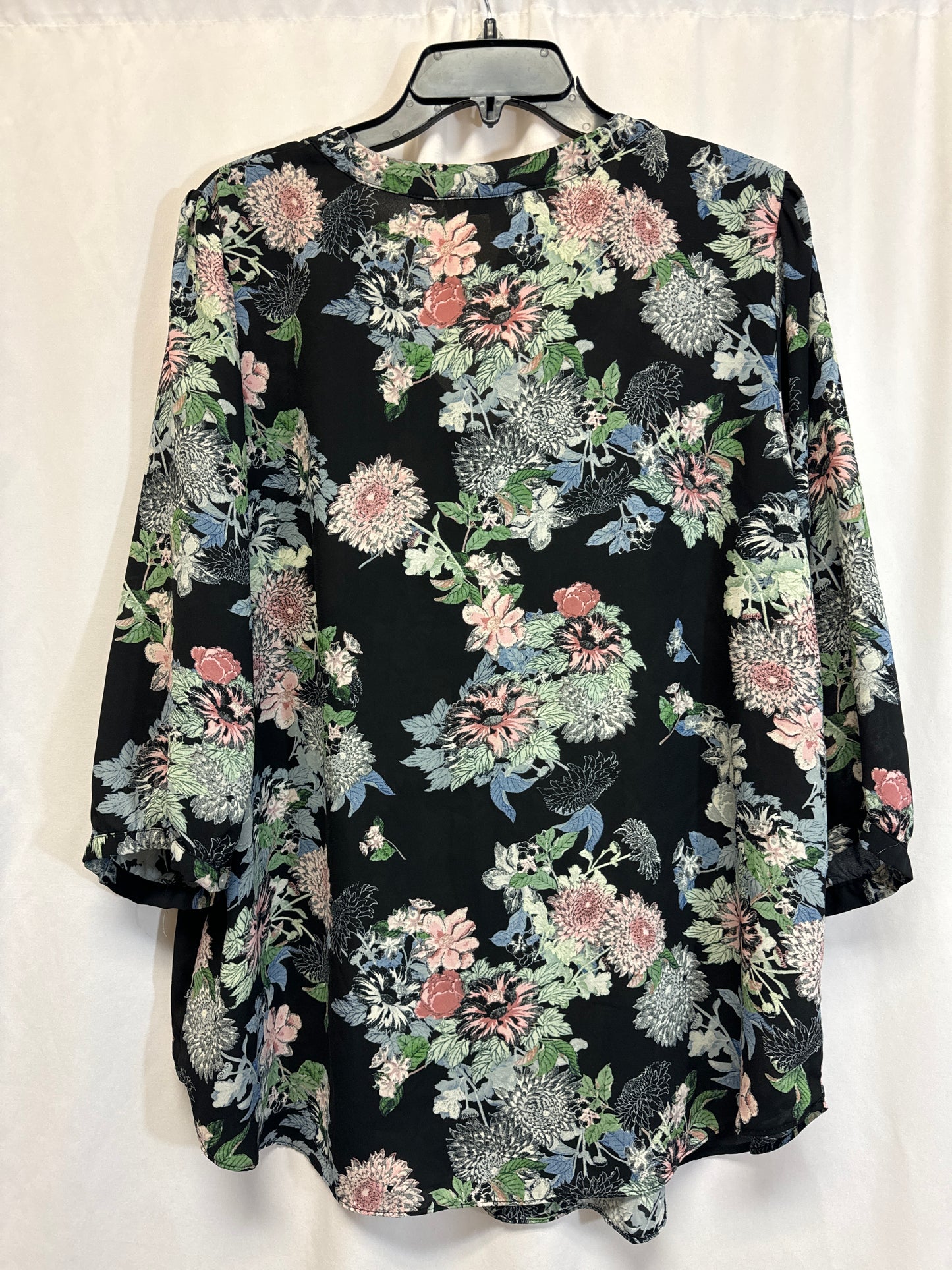 Top Long Sleeve By Rose And Olive In Black, Size: 1x