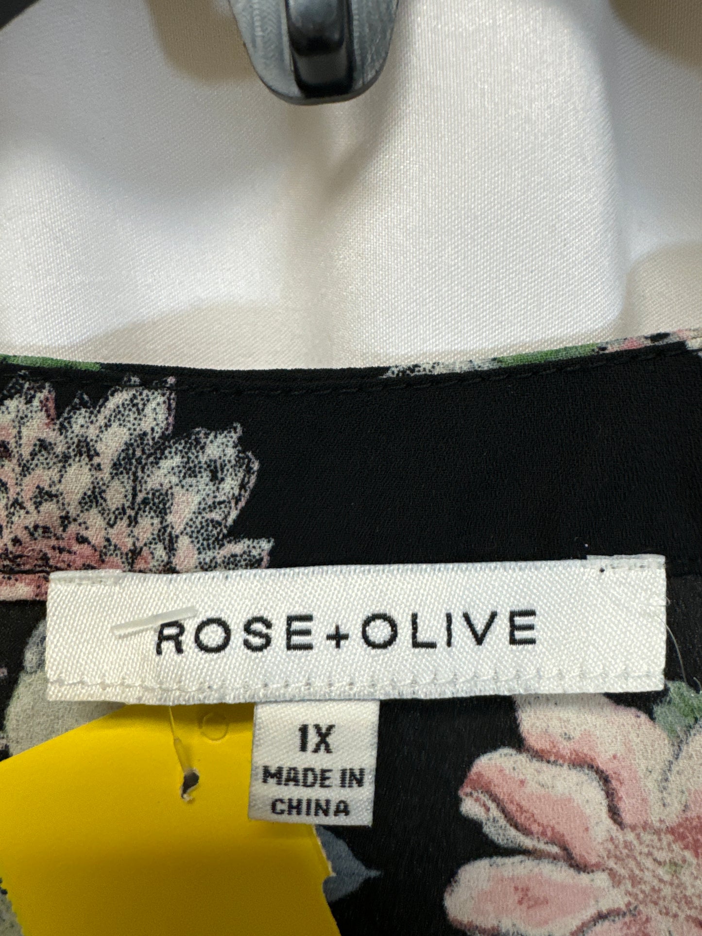 Top Long Sleeve By Rose And Olive In Black, Size: 1x