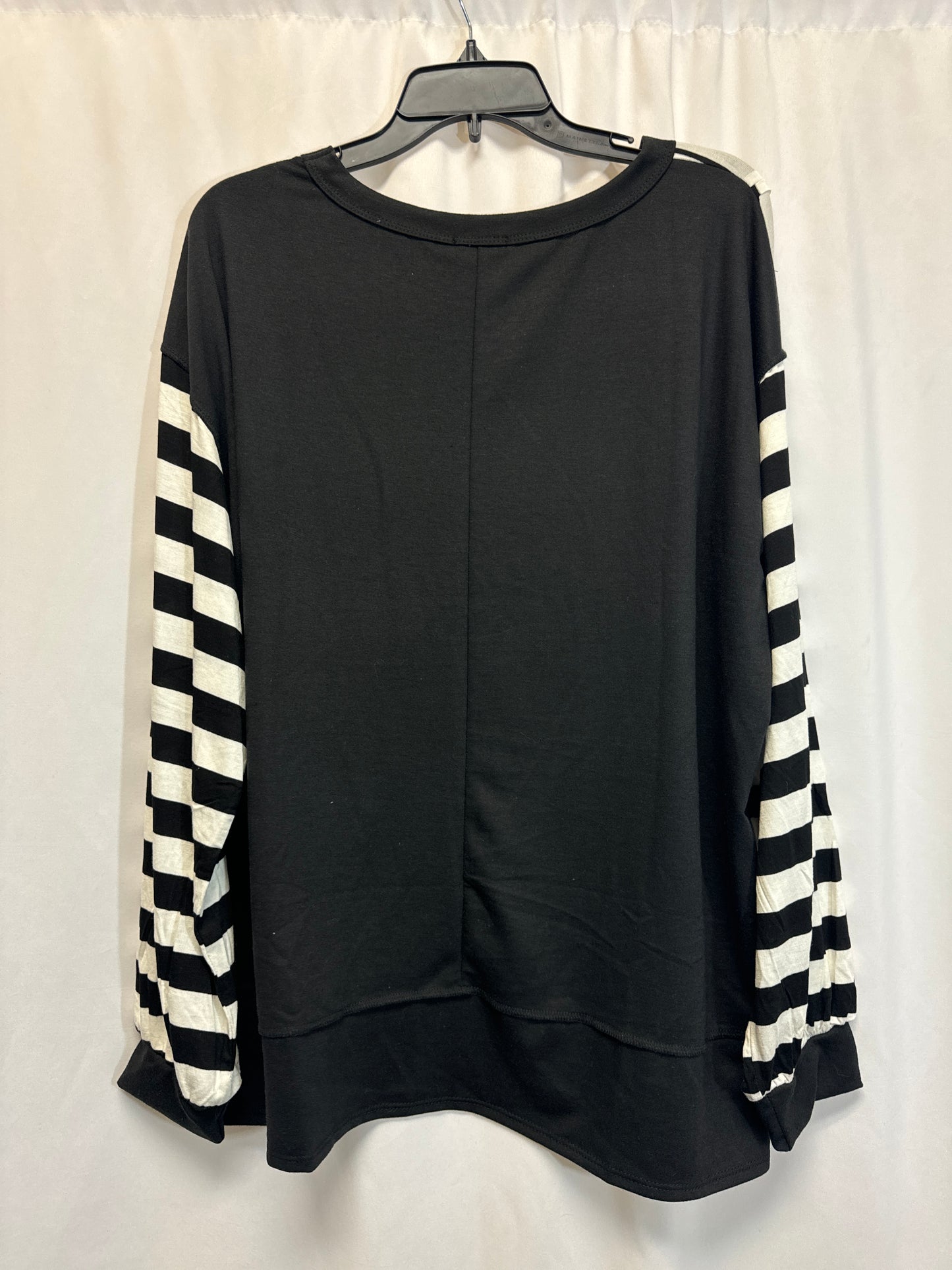 Top Long Sleeve By Bibi In Black & White, Size: L