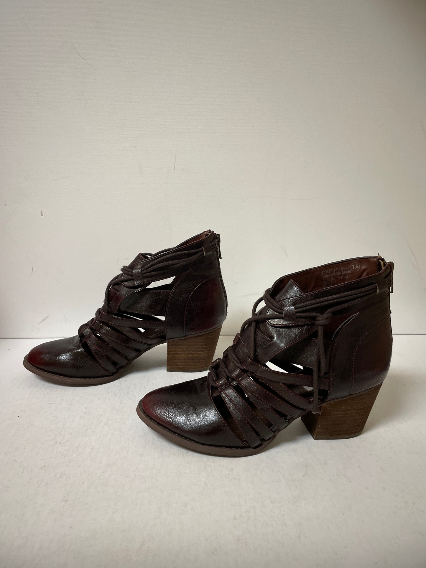 Boots Ankle Heels By Clothes Mentor In Maroon, Size: 7.5