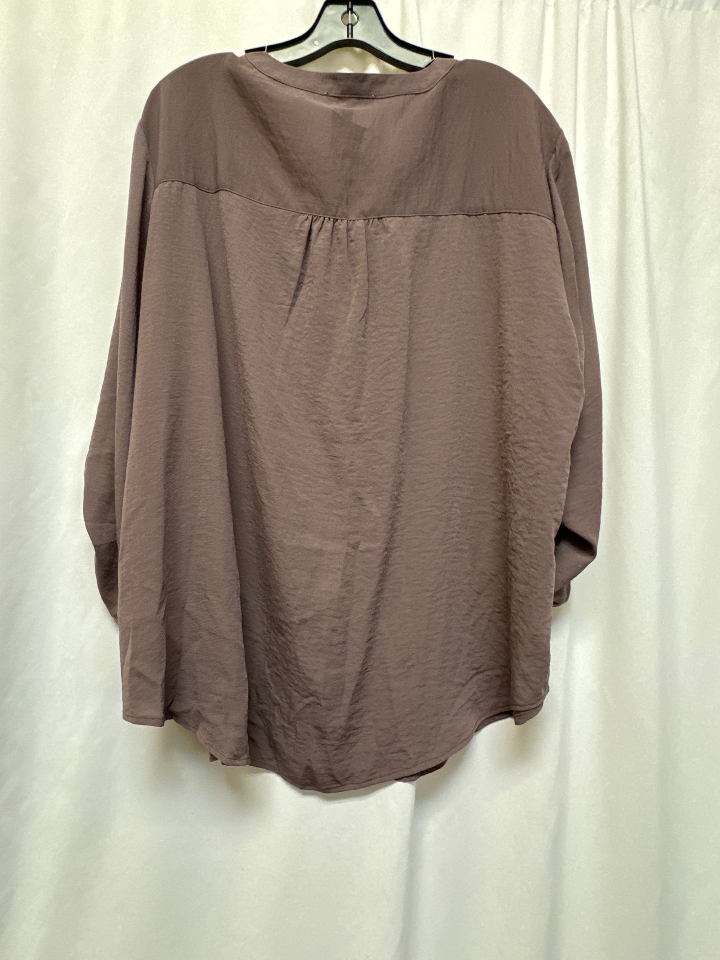 Top Long Sleeve By Maurices In Grey, Size: 2x