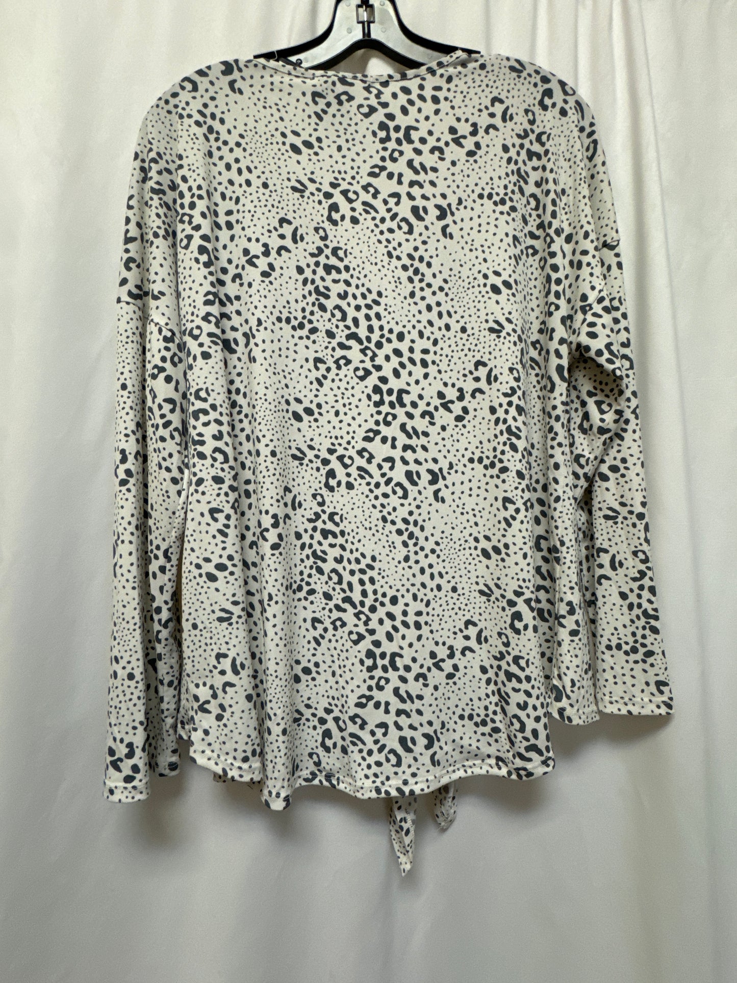 Top Long Sleeve By Clothes Mentor In White, Size: Xl