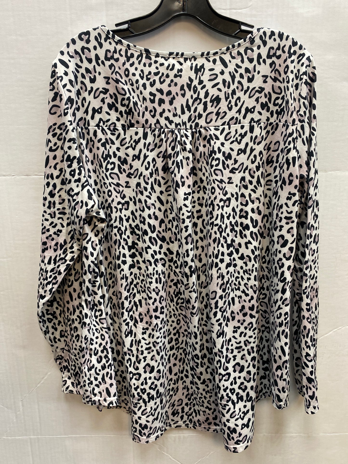 Top Long Sleeve By Cmf In Animal Print, Size: 2x