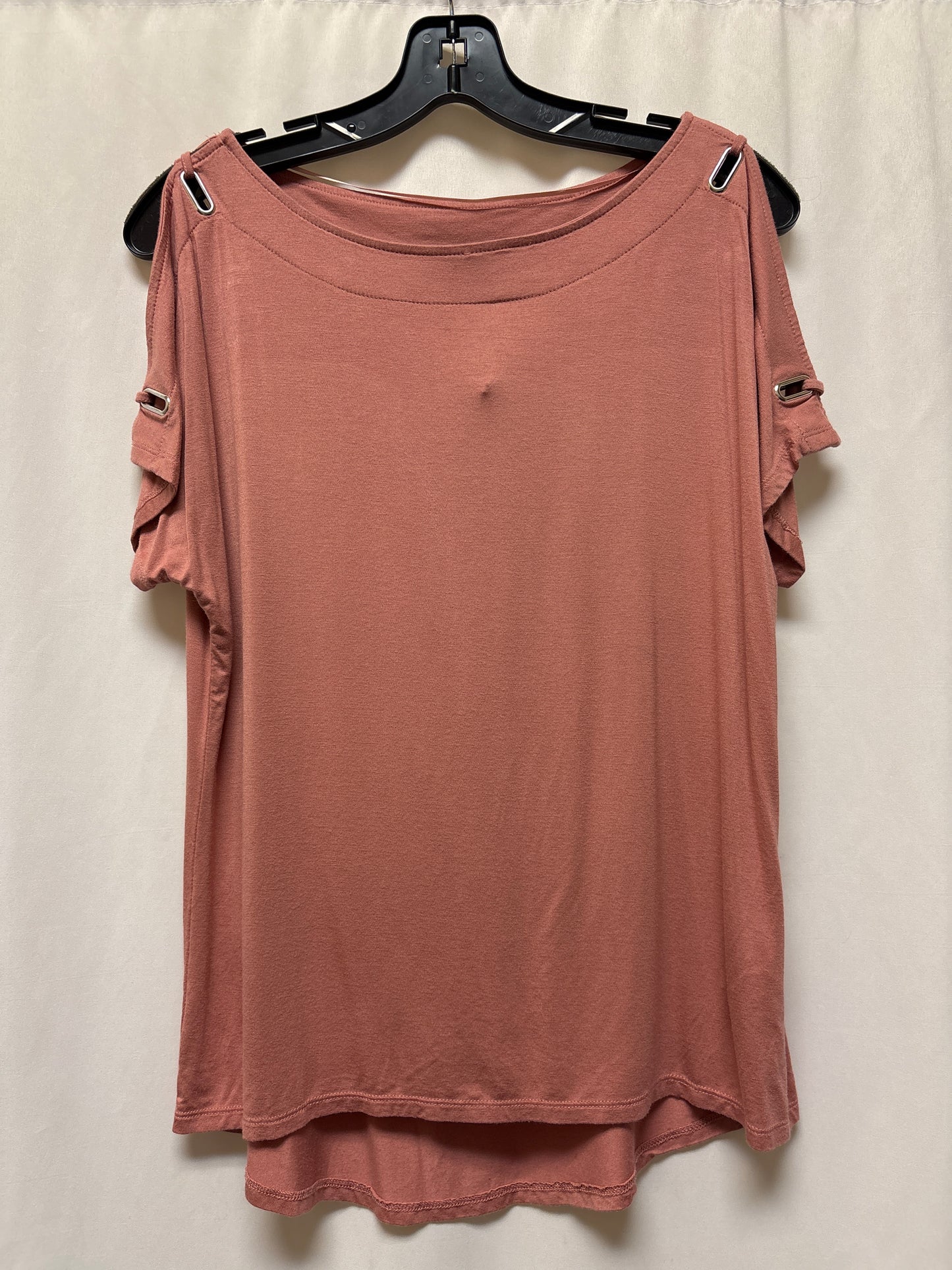 Top Short Sleeve By Cable And Gauge In Pink, Size: M