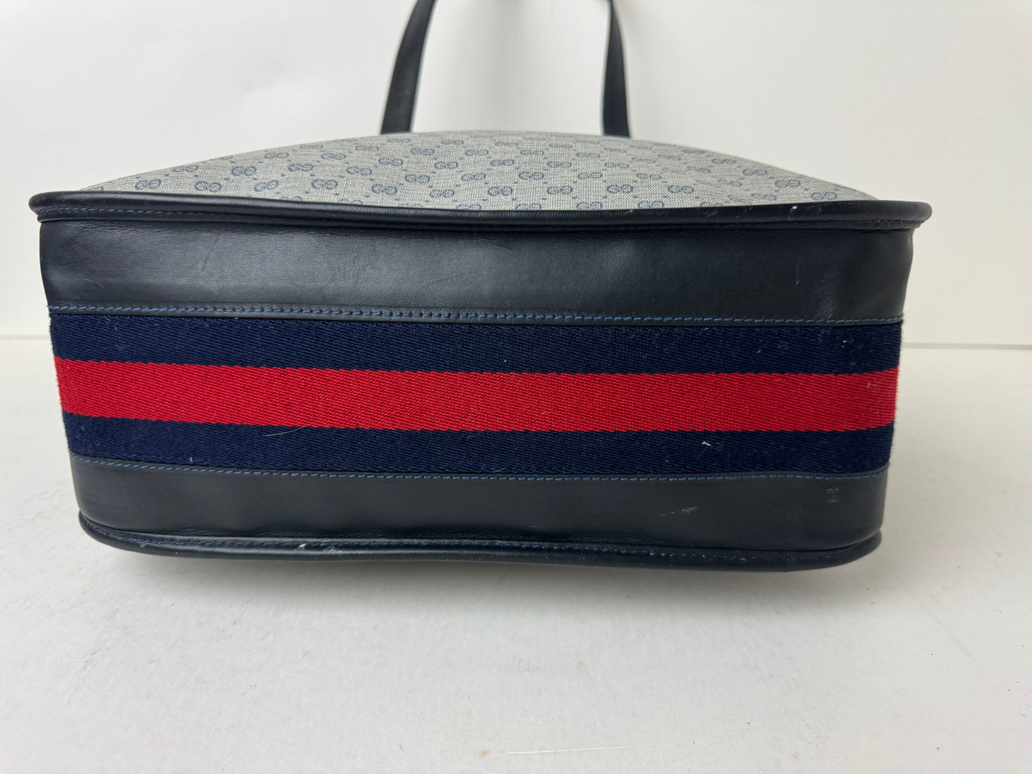 Handbag Luxury Designer By Gucci  Size: Large