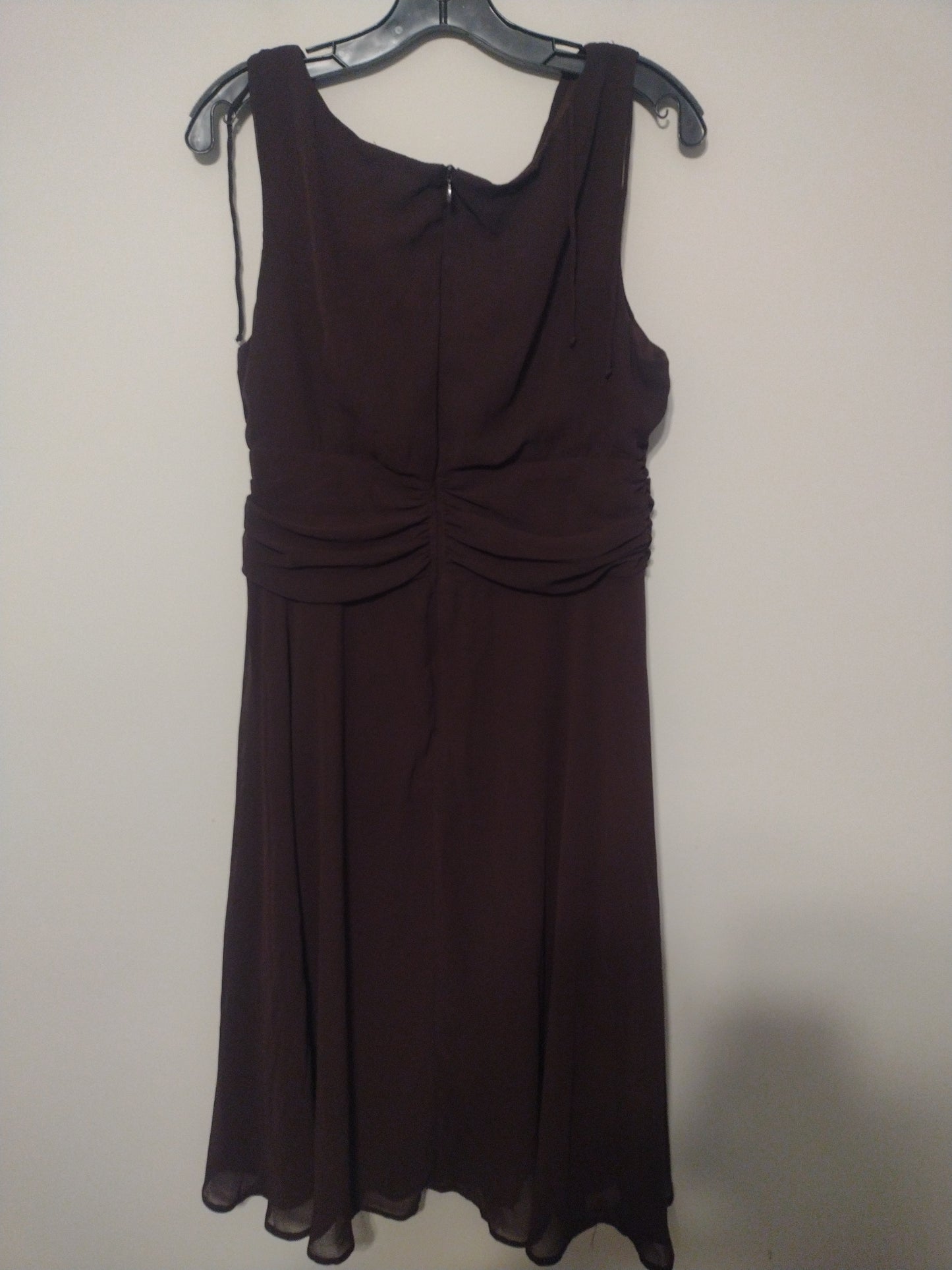 Dress Casual Midi By Connected Apparel  Size: L