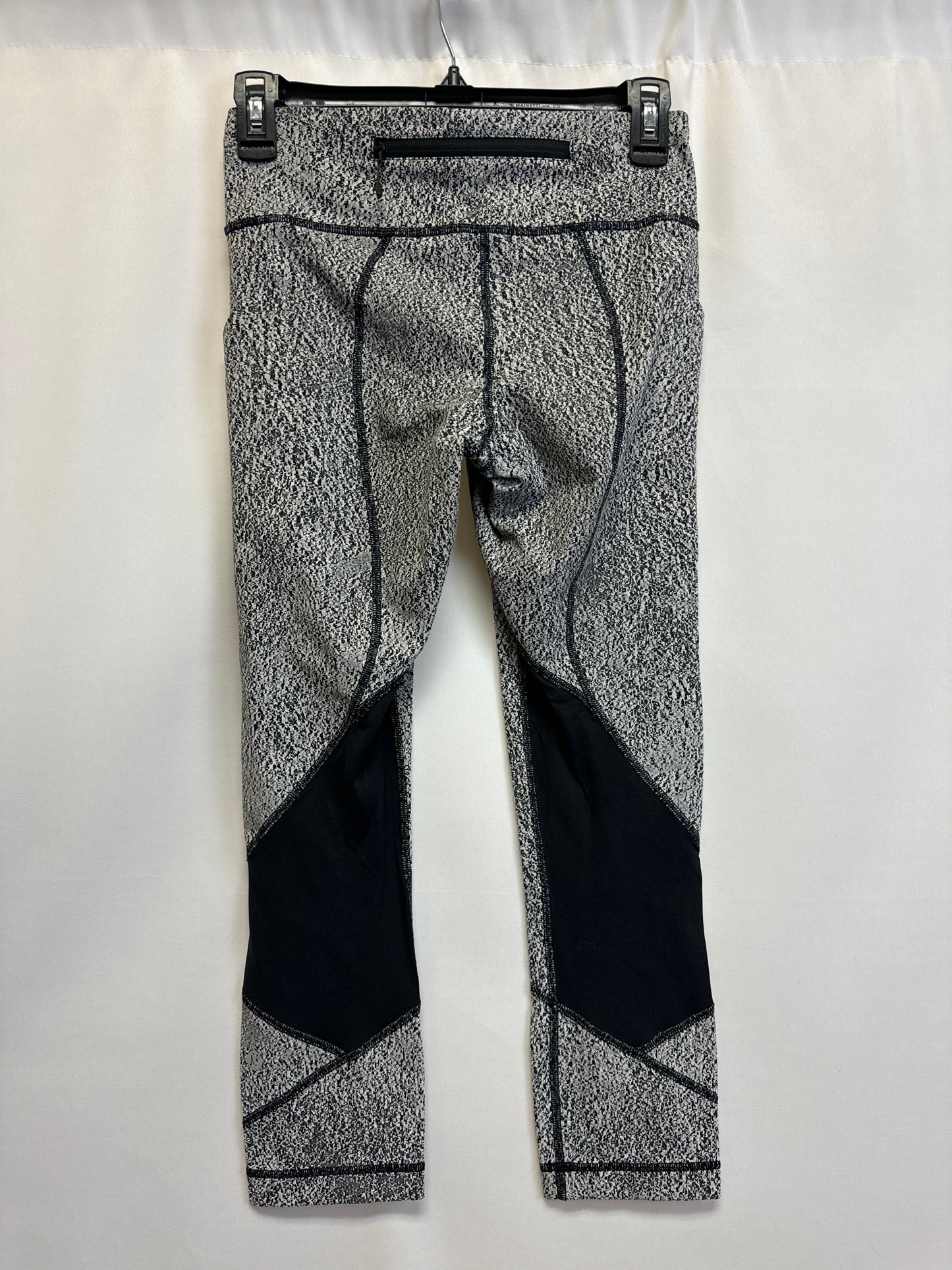 Athletic Leggings By Lululemon  Size: 4