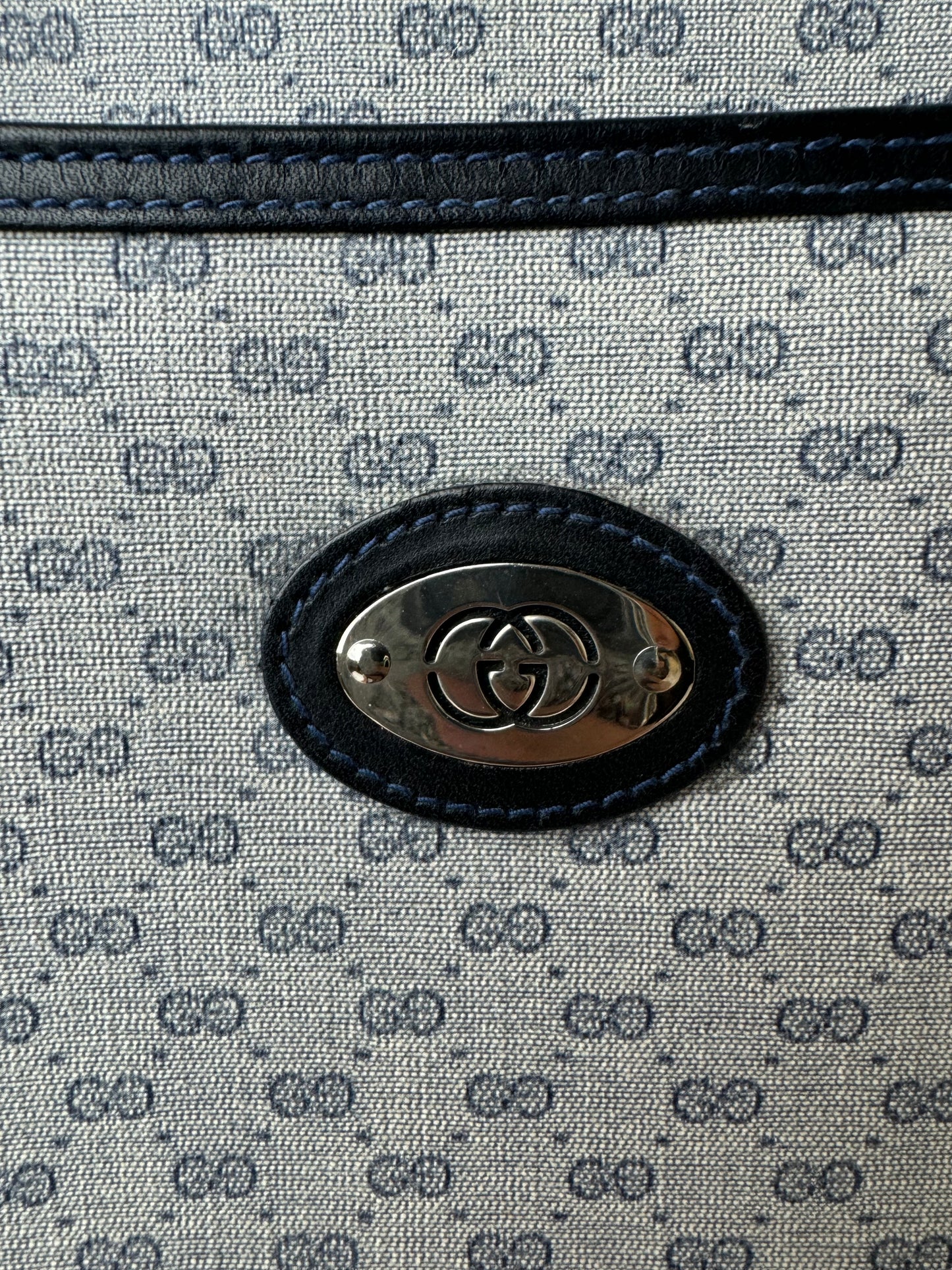 Handbag Luxury Designer By Gucci  Size: Large