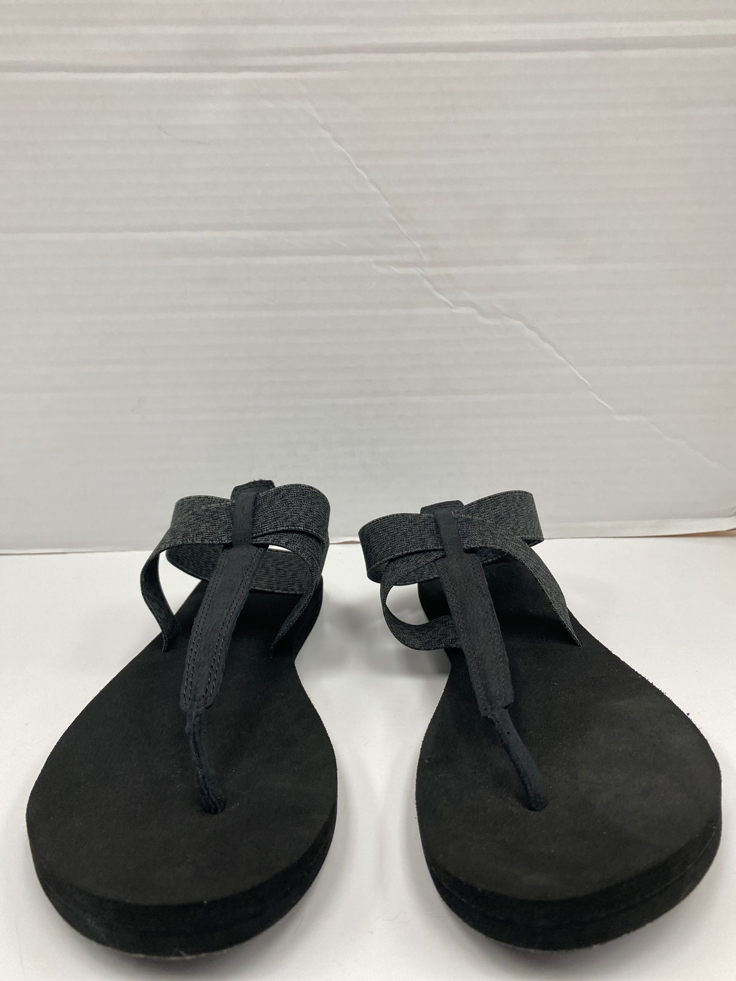 Sandals Flats By Reef  Size: 10