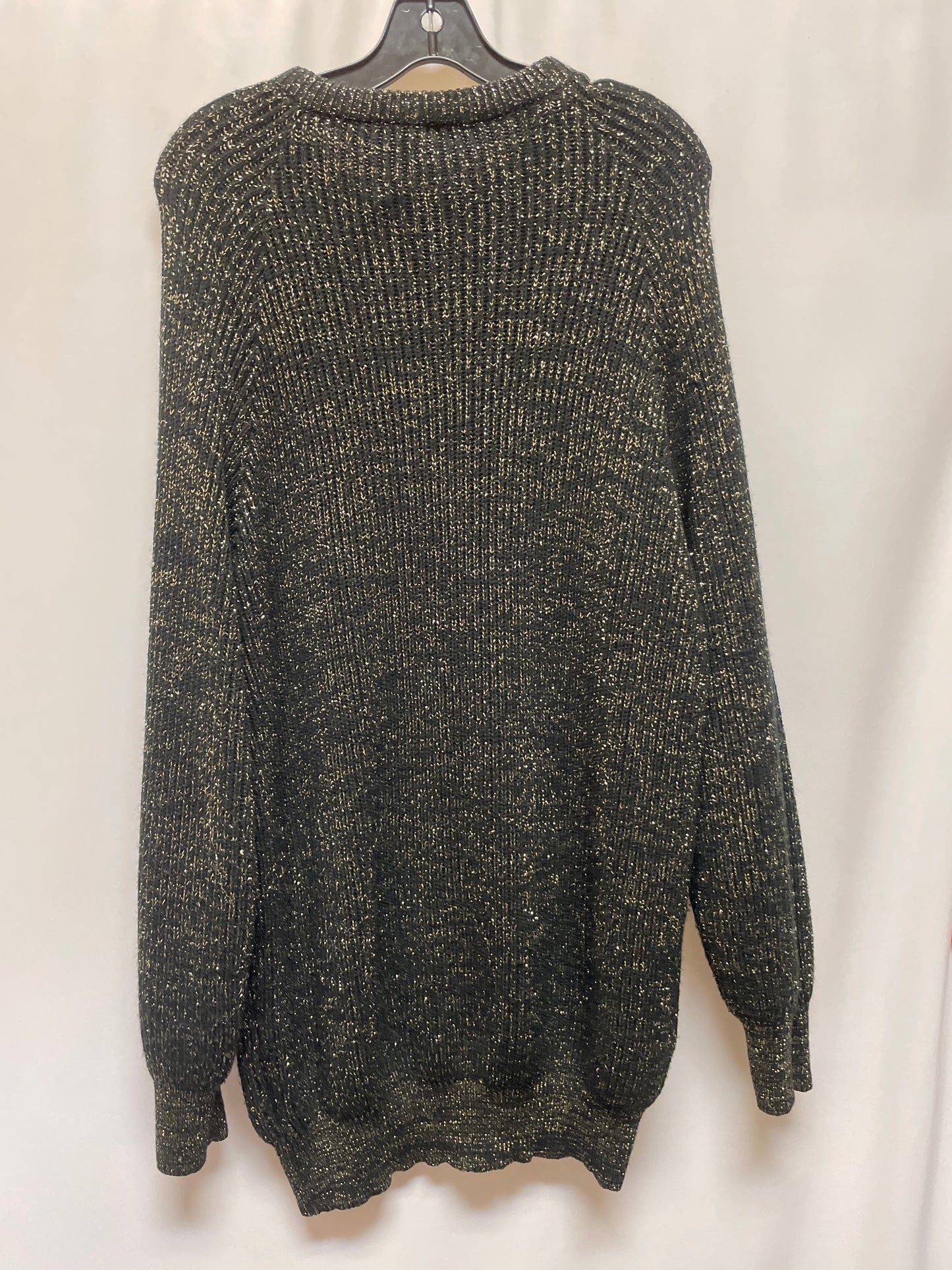 Sweater By Clothes Mentor  Size: M