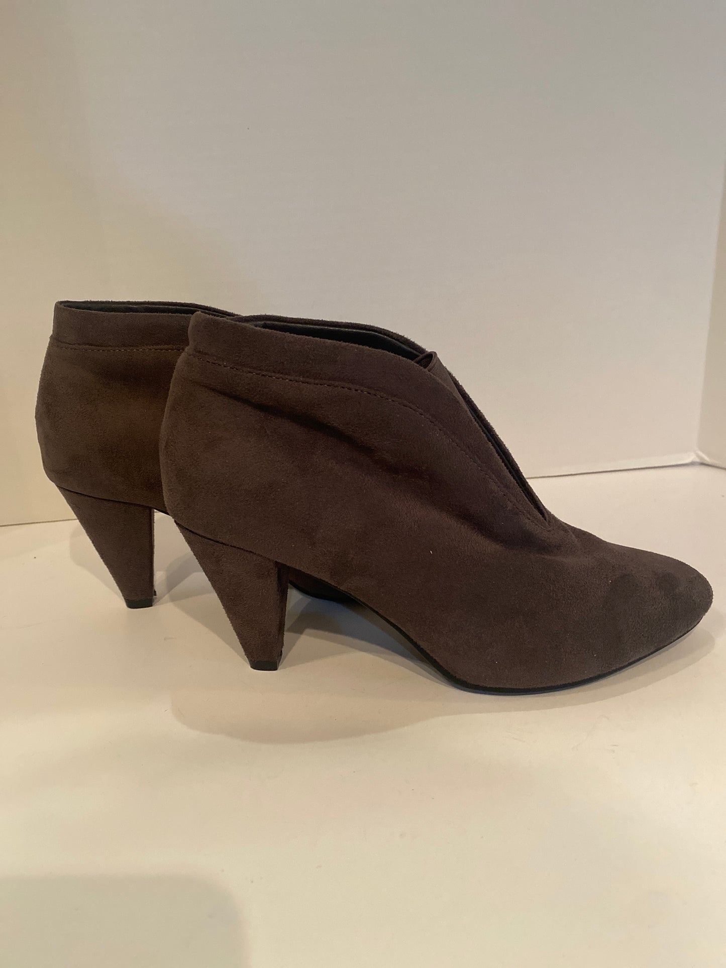 Boots Ankle Heels By Clothes Mentor  Size: 6.5