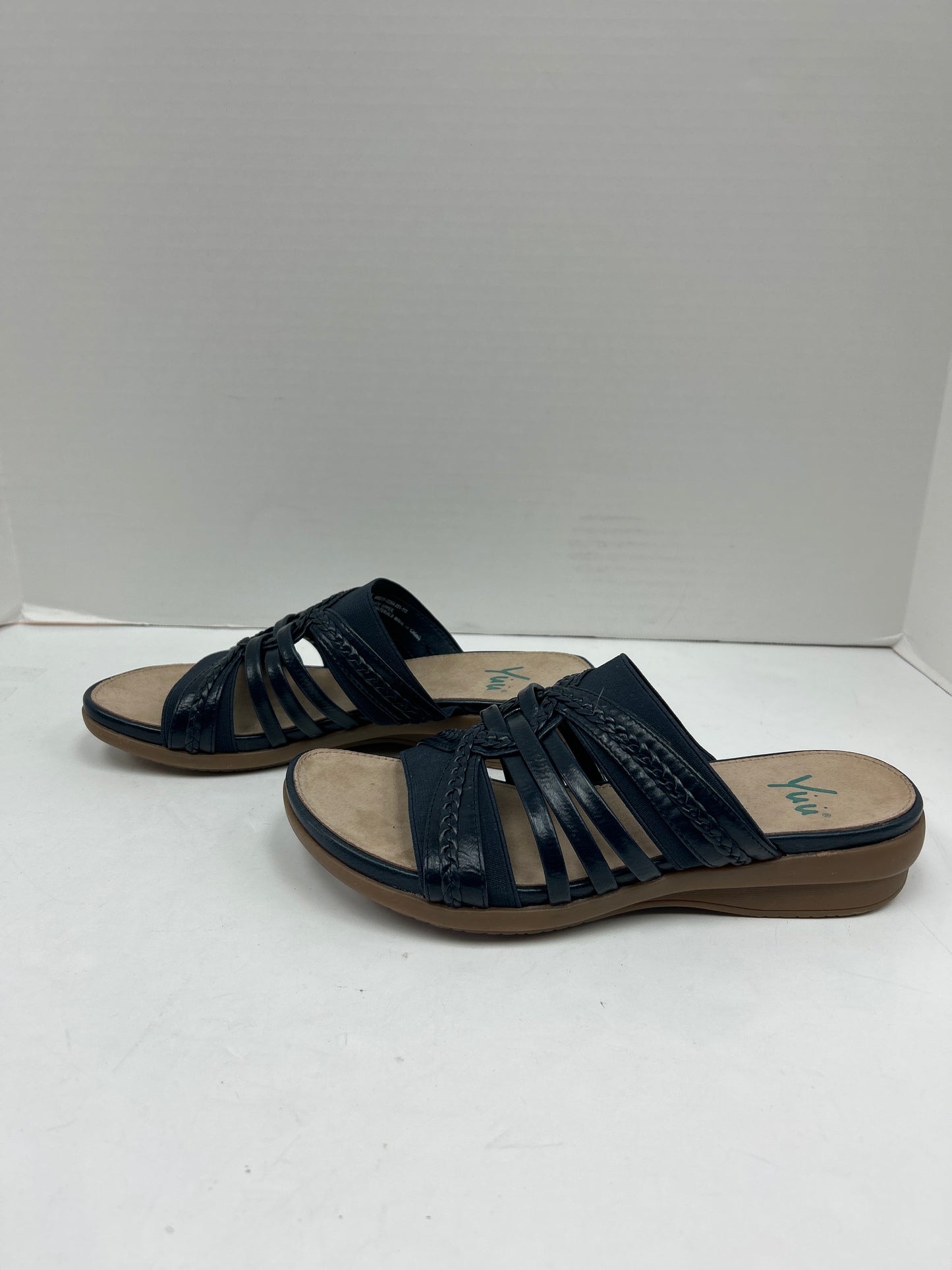 Sandals Flats By Clothes Mentor  Size: 7.5