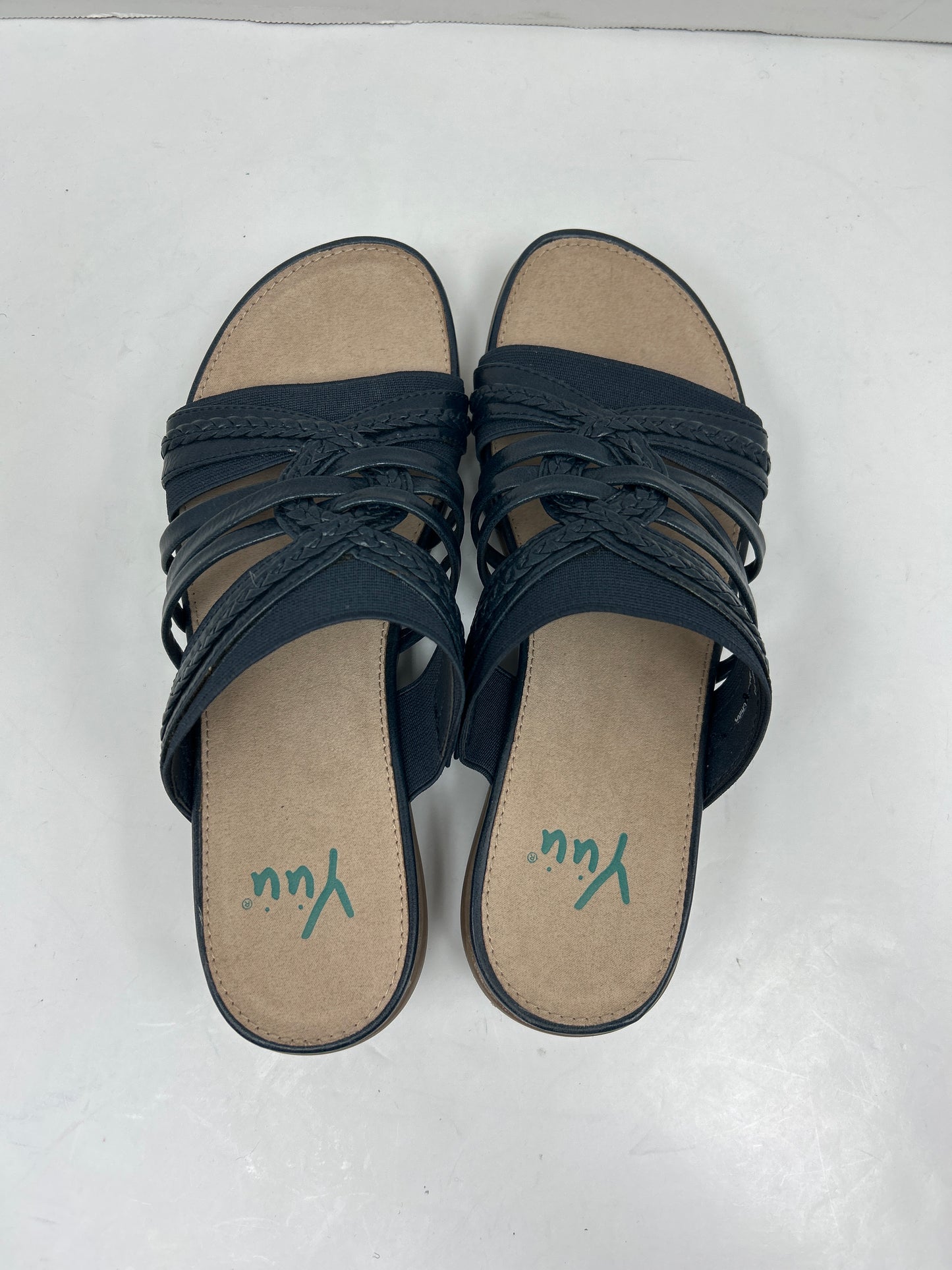 Sandals Flats By Clothes Mentor  Size: 7.5