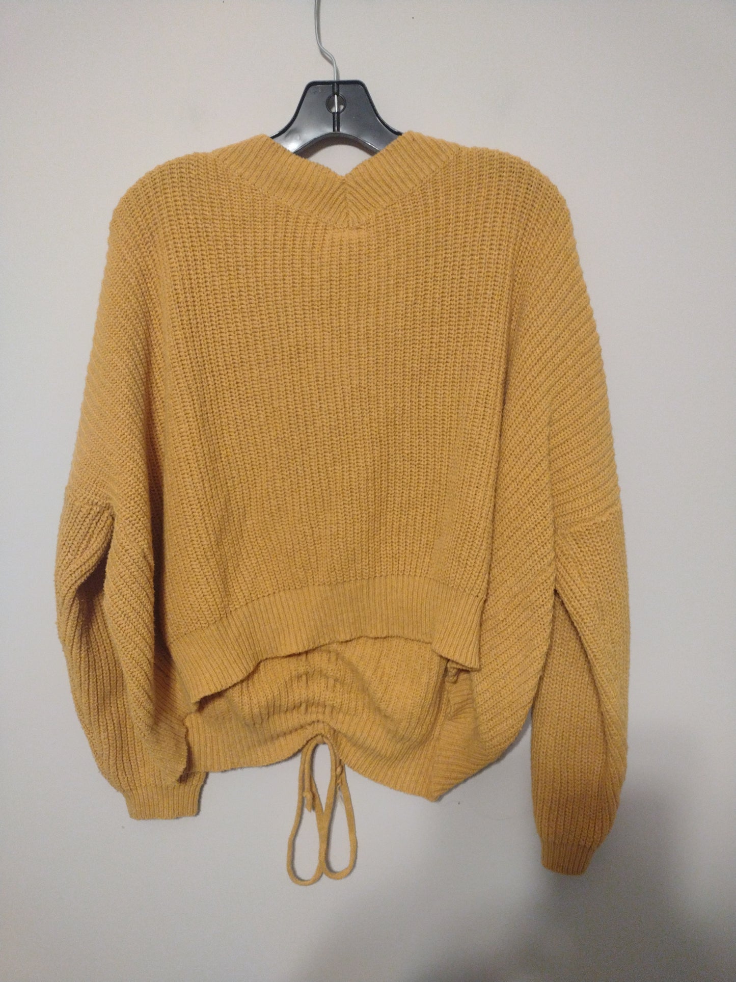 Sweater By Clothes Mentor  Size: L